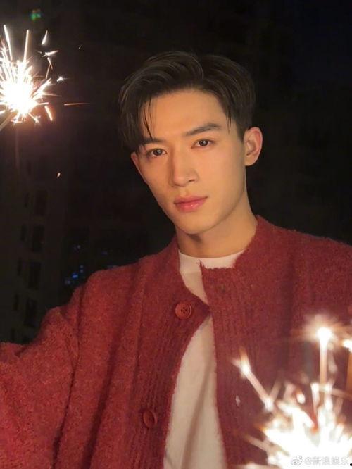 黄明杰八卦爆料黄子轩的视频,黄明杰八卦爆料背后的真相揭秘